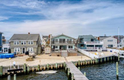 Bay Front 2Nd Floor Duplex Boasts Amazing Bay Views From Both Porch And Deck Located In Ship Bottom 14016 - Photo 4