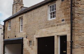 Charming Central Mews Home with Secure Parking - Foto 17