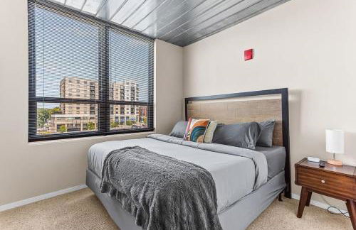 2 Apts w King Beds - Near Kerrytown - Photo 27