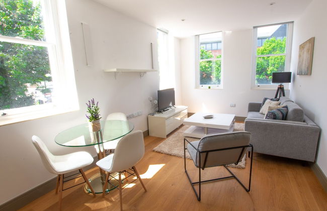 Kew Bridge by Charles Hope - Foto 16