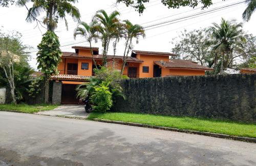 Casa 5 suítes com piscina e churrasqueira - Foto 1