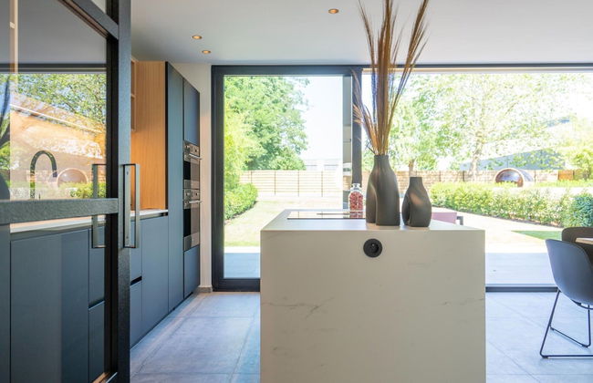 Relax in Kortrijk Luxury - Photo 10