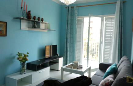 Sunny and Newly Renovated Apartment Large Balcony - Foto 1