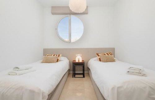 Holiday Home next to the beach, with private terrace, BBQ and incredible sea-view solarium - Photo 25