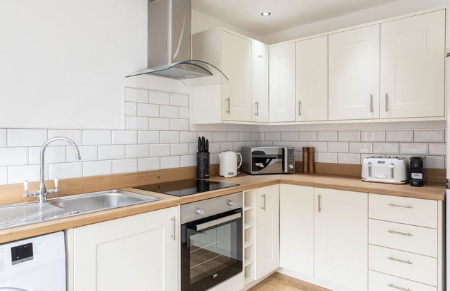 Host Stay Milbanke House - Photo 12