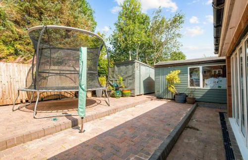 Polmont Haven: Spacious 4- Bedroom Retreat - Foto 34