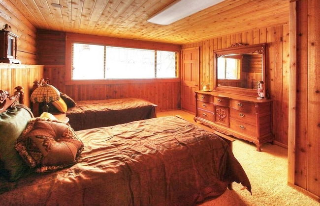 Log Cabin on the Stream - Photo 10