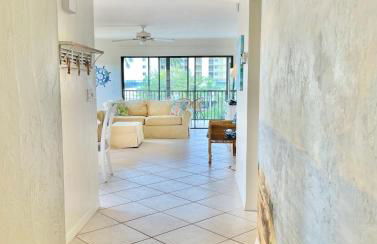 End Unit Steps from Beach Access w/ No Crazy Beach Prices - Foto 19