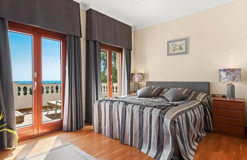 Infinity pool mansion by Costarentals - Ref 85 - Photo 15