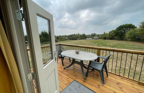 The Old Post Office - Luxurious Shepherds Hut 'Far From the Madding Crowd' based in rural Dorset. - Photo 10