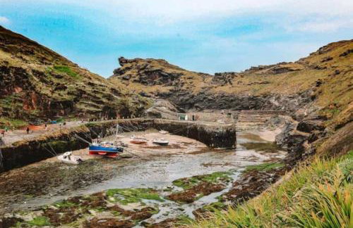 Cosy 3 Bedroom House on Cornish estate with pool - Foto 16