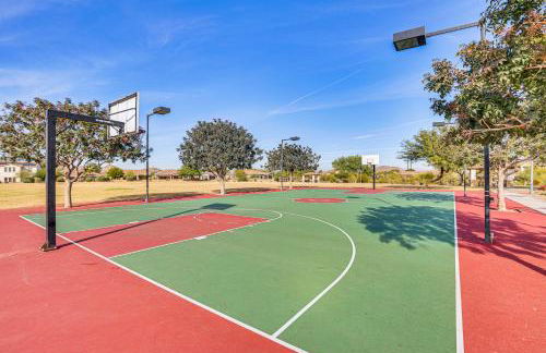 Outdoor Oasis and Community Perks Goodyear Gem - Foto 28