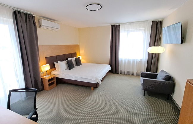 POLECZKI RESIDENCE APARTMENTS - Photo 40