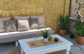 Namaste Family House - Photo 1