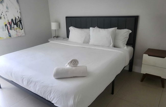 Artrageous on the river By RocketStay - Photo 16