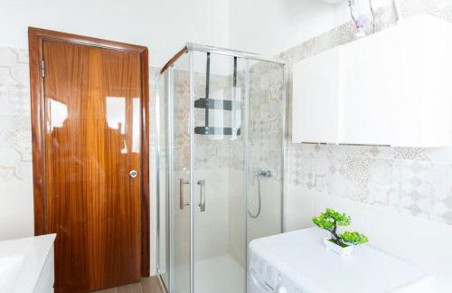 OFFERTA Inizio Anno! 2 Suite in Centro Città con Balcone Vista Mare - Foto 14