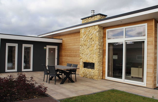 Chic Home With Sauna - Photo 32