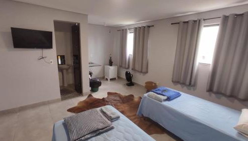 Kitnet independente 2 camas bem localizada - Foto 2