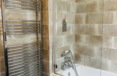 Ocean Terrace, Ilfracombe, 4 bedrooms, Sleeps 8, Stunning Sea Views, Parking, Garden, Pet Friendly - Foto 25