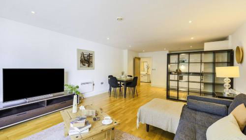 Elegant 2-Bedroom Apartment with Balcony - Foto 5