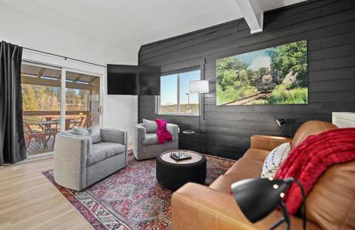 Fireside Haven - Hot Tub & Downtown Walkable - Foto 4