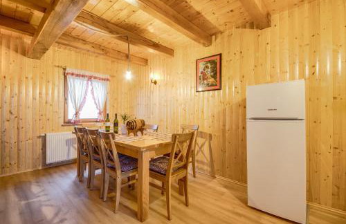 Apartment Stone and Wood - Photo 32