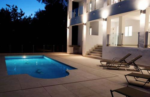 Luxury villa with heated pool for 12 to 14 people - Photo 60