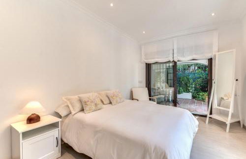 Villa in Marbella with golf views - Photo 35