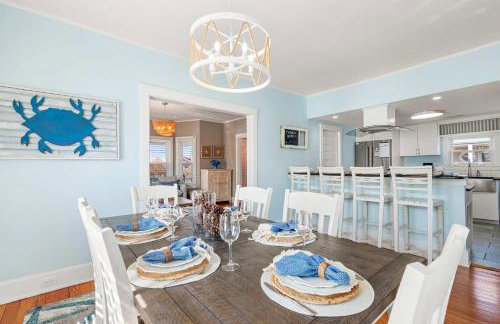 Walk to Beach at Historic Sears Kit Home - Foto 2