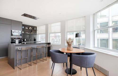 Perfect One Bed in Green Park Station - Photo 16