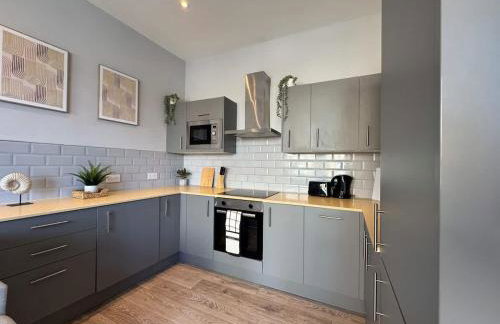 2BDR Flat By Charles Richardson ltd Short Term Lets Couldson Perfect For Insurance Stays - Foto 4