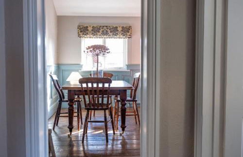 Sarah's - A townhouse apartment in Georgian Holt - Photo 38