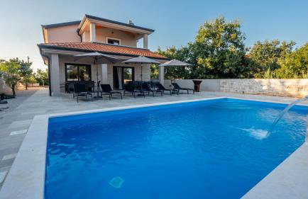 Family villa Alves with pool and grill in Porec - Foto 11