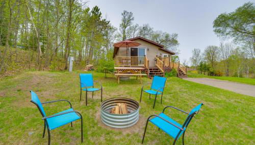 Lakefront Wisconsin Home with Boat Dock and Fire Pit! - Foto 1