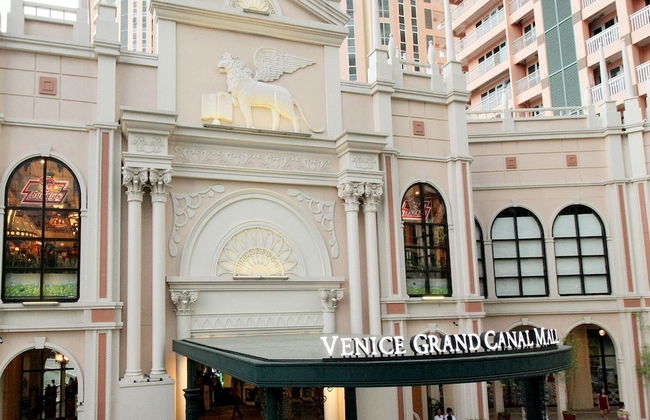 MaxStays Max Style at The Venice Residences - Foto 35