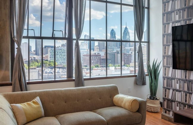 Sosuite 2BR Penthouse w W D Gym On-site Bar - Photo 6