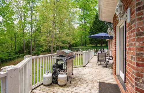 15 Minutes to Asheville! Spacious 7BR Luxury Home | Pool | Hot Tub | Game Room - Foto 2