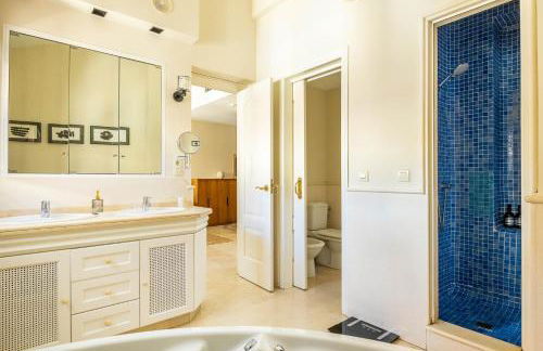 CASA PALACIO SXVIII CON PISCINA en centro histórico de SEVILLA - Photo 56