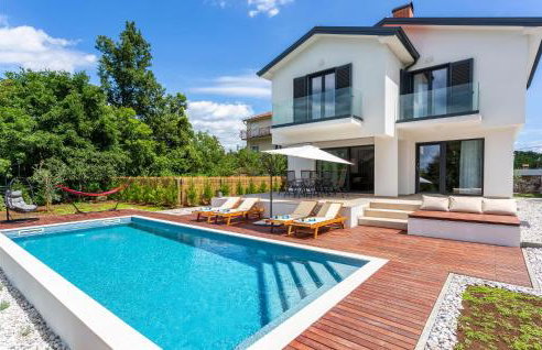 Amazing Home In Jurdani - Foto 1