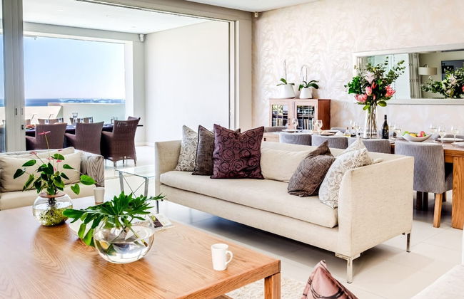 Seaside Elegance at Numa Villa - Foto 2