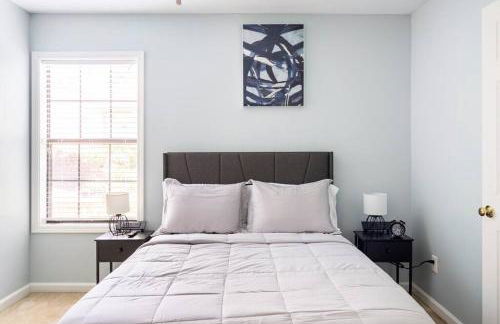 King Bed_Cozy Urban Retreat-Central Memphis - Foto 24