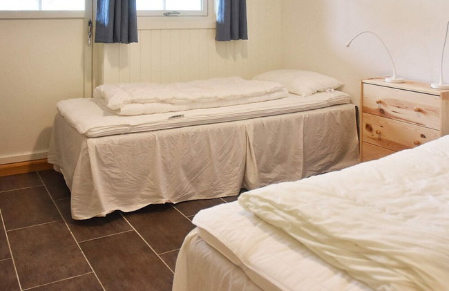 4 Star Holiday Home in Leirvik i Sogn - Photo 9