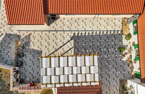 Countryside holiday home - pool - big terrace - Foto 9