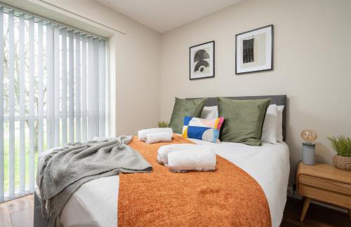 Cozy Waterfront Apartment - Free Parking & Wi-Fi - Photo 5