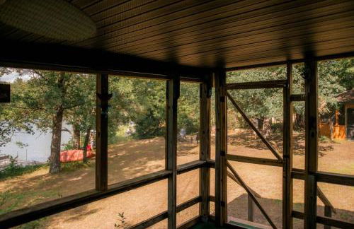 3BR waterfront lake house with dock, gazebo, boats - Foto 22