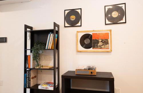 Stylish 2BD Brooklyn Retreat with Backyard & Basement - Foto 4