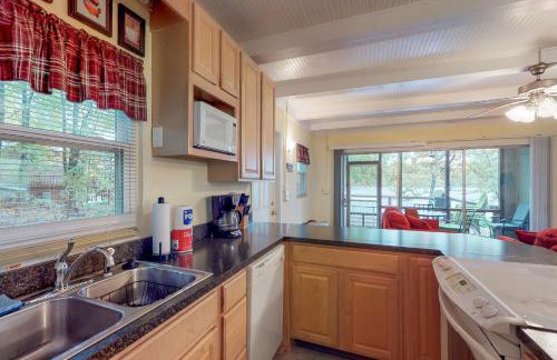 Bring Your Boat! Lake Murray Haven with Deck and Dock - Foto 6