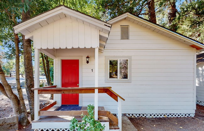 Rouge Cobb Mountain Cabins - Photo 1