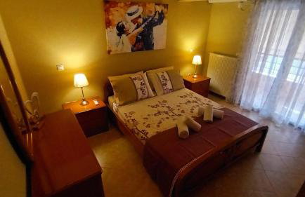 LIVIERATOS APARTMENTS - Photo 33