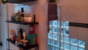 Casa térrea lindamente decorada e climatizada - Foto 3